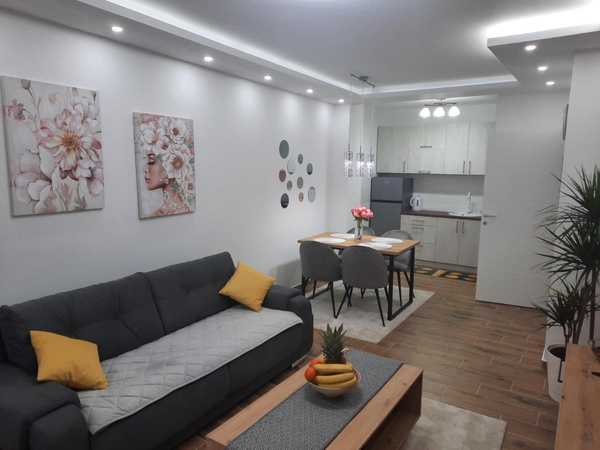 Apartman Kristal Sremska Mitrovica Exteriör bild