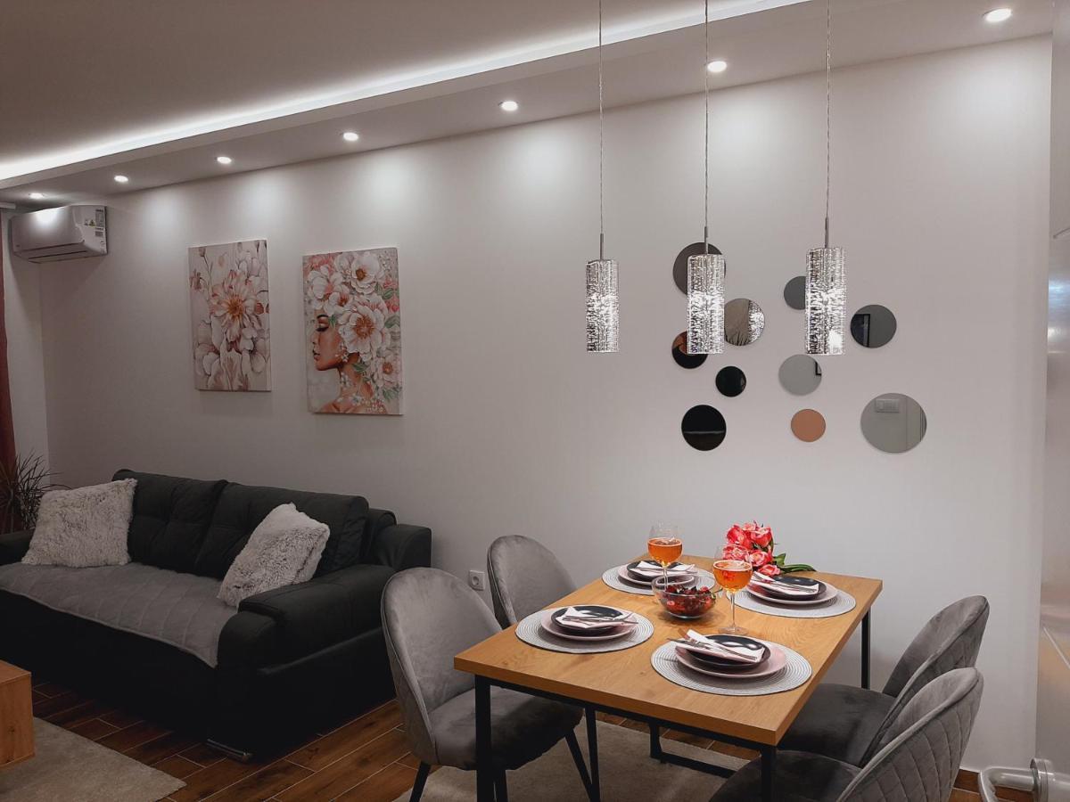 Apartman Kristal Sremska Mitrovica Exteriör bild